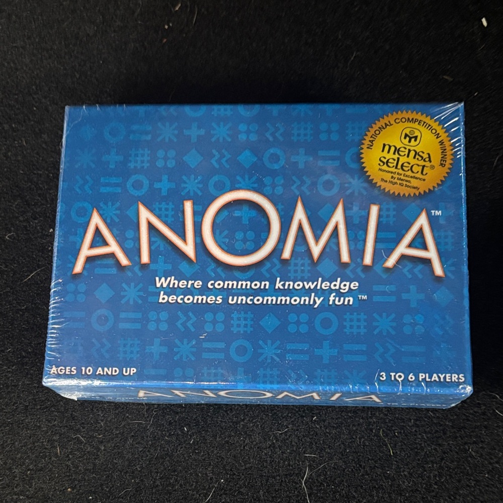 Nomi Anomia Card Game in Blue